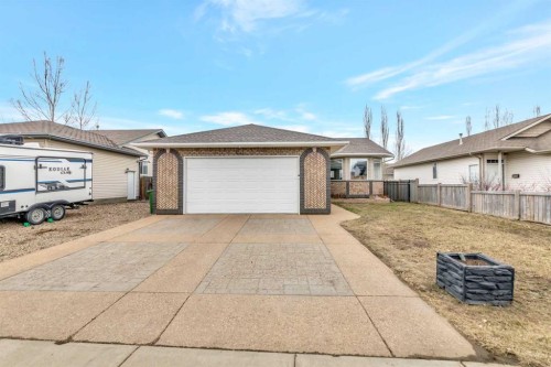 4111 68 Avenue, Lloydminster, AB - Outdoor