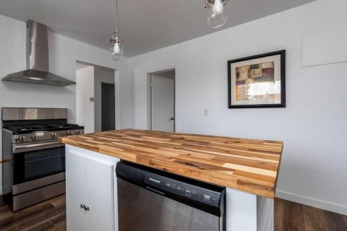 4504 49 Street, Lloydminster, SK - Indoor Photo Showing Kitchen