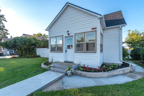 4504 49 Street, Lloydminster, SK - Outdoor