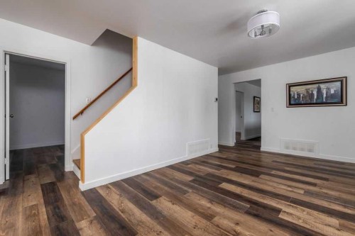 4504 49 Street, Lloydminster, SK - Indoor Photo Showing Other Room