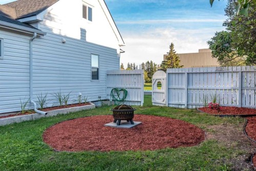 4504 49 Street, Lloydminster, SK - Outdoor