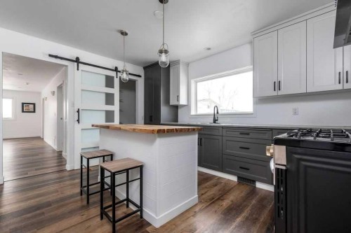 4504 49 Street, Lloydminster, SK - Indoor Photo Showing Kitchen