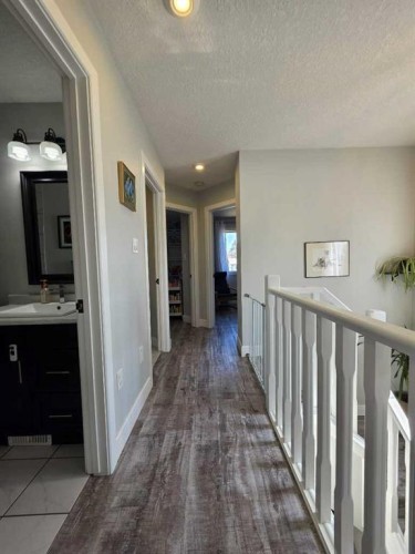 908 8 Avenue, Wainwright, AB - Indoor Photo Showing Other Room
