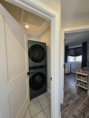 908 8 Avenue, Wainwright, AB - Indoor Photo Showing Other Room