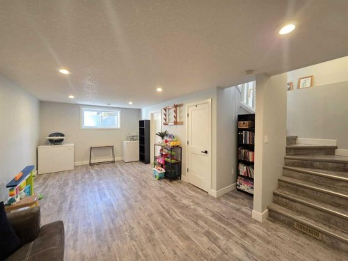 908 8 Avenue, Wainwright, AB - Indoor