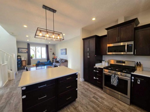908 8 Avenue, Wainwright, AB - Indoor Photo Showing Kitchen