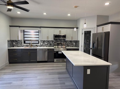 7115 37 Street, Lloydminster, AB - Indoor Photo Showing Kitchen With Double Sink With Upgraded Kitchen
