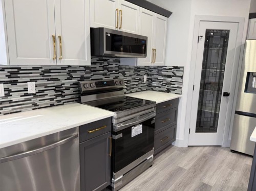 7115 37 Street, Lloydminster, AB - Indoor Photo Showing Kitchen With Stainless Steel Kitchen With Upgraded Kitchen