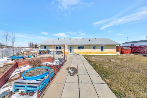 117 2 Avenue West, Marshall, SK 