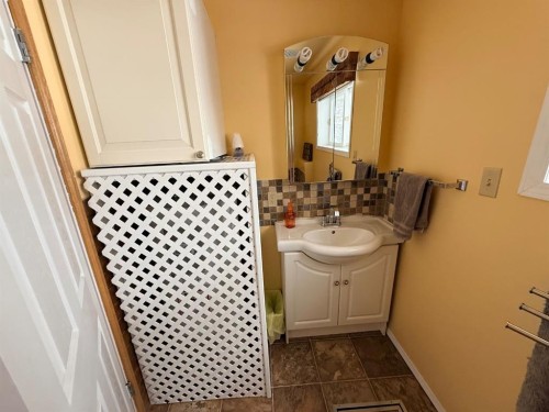 1313 Kewatin, Turtle Lake, SK - Indoor Photo Showing Bathroom