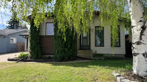 5709 40 Street, Lloydminster, AB - Outdoor