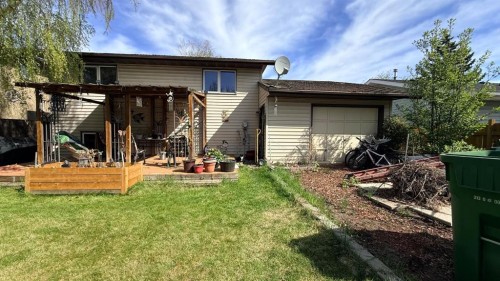 5709 40 Street, Lloydminster, AB - Outdoor