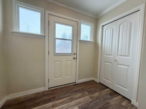 830 6 Avenue, Wainwright, AB - Indoor Photo Showing Other Room
