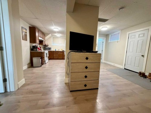 830 6 Avenue, Wainwright, AB - Indoor