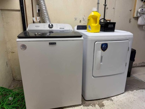 830 6 Avenue, Wainwright, AB - Indoor Photo Showing Laundry Room