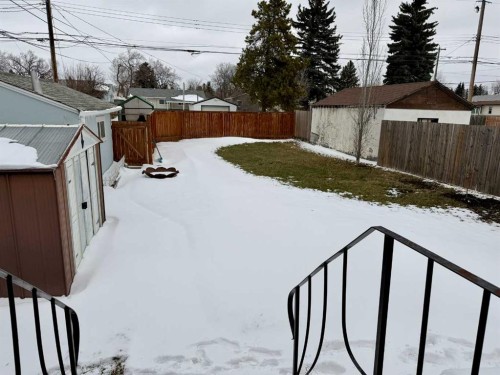 830 6 Avenue, Wainwright, AB - Outdoor