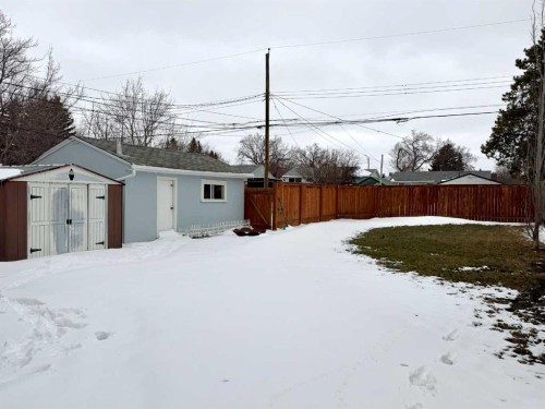830 6 Avenue, Wainwright, AB - Outdoor