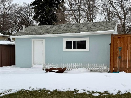 830 6 Avenue, Wainwright, AB - Outdoor