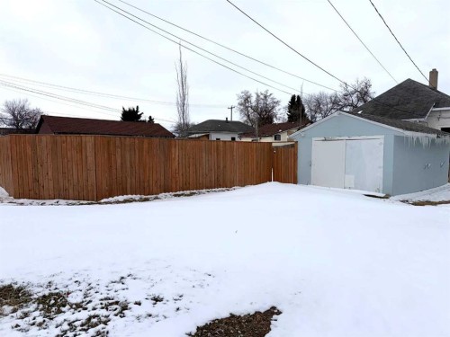 830 6 Avenue, Wainwright, AB - Outdoor