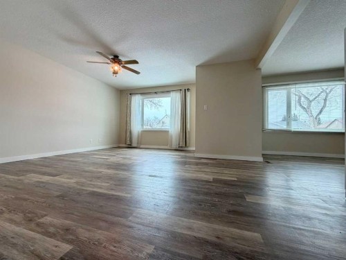 830 6 Avenue, Wainwright, AB - Indoor Photo Showing Other Room
