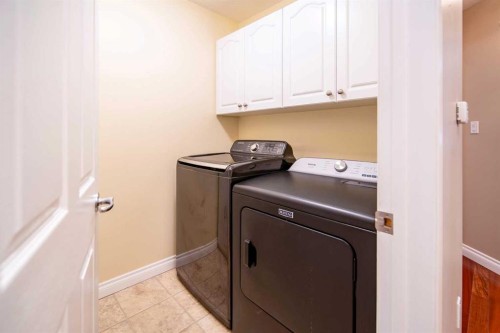 2521 10 Avenue, Wainwright, AB - Indoor Photo Showing Laundry Room