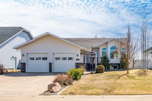 2521 10 Avenue, Wainwright, AB - Outdoor With Facade