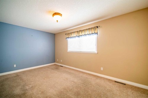 2521 10 Avenue, Wainwright, AB - Indoor Photo Showing Other Room
