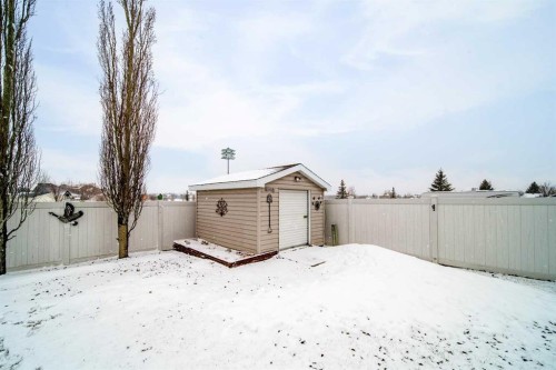 2521 10 Avenue, Wainwright, AB - Outdoor