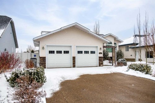 2521 10 Avenue, Wainwright, AB - Outdoor