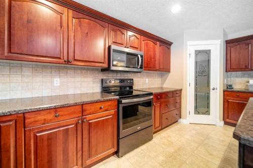 2521 10 Avenue, Wainwright, AB - Indoor Photo Showing Kitchen