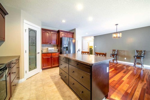2521 10 Avenue, Wainwright, AB - Indoor Photo Showing Kitchen