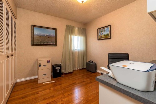 3003 51B Avenue, Lloydminster, AB - Indoor