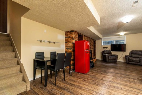 3003 51B Avenue, Lloydminster, AB - Indoor