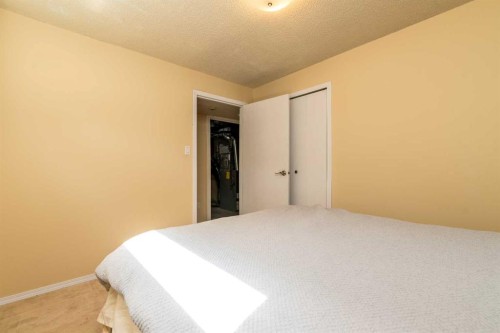 3003 51B Avenue, Lloydminster, AB - Indoor Photo Showing Bedroom