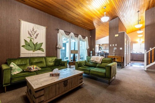 3003 51B Avenue, Lloydminster, AB - Indoor