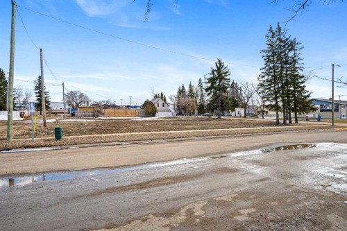 5315 49 Avenue, Lloydminster, SK 