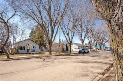 4811 40 Street Lloydminster, SK S9V 0C3