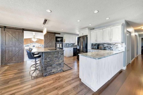 1206 1 Avenue, Wainwright, AB - Indoor Photo Showing Kitchen With Upgraded Kitchen