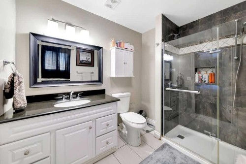 1206 1 Avenue, Wainwright, AB - Indoor Photo Showing Bathroom