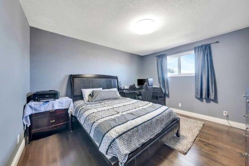 1206 1 Avenue, Wainwright, AB - Indoor Photo Showing Bedroom