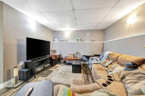 1206 1 Avenue, Wainwright, AB - Indoor