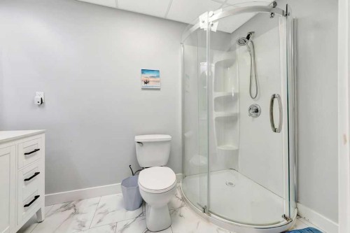1206 1 Avenue, Wainwright, AB - Indoor Photo Showing Bathroom