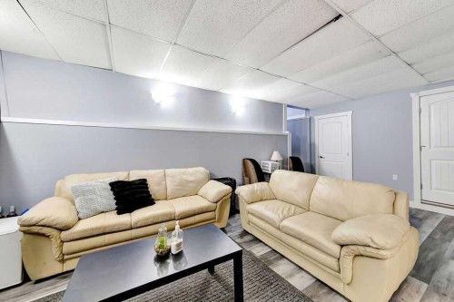 1206 1 Avenue, Wainwright, AB - Indoor Photo Showing Living Room