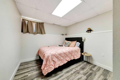 1206 1 Avenue, Wainwright, AB - Indoor Photo Showing Bedroom
