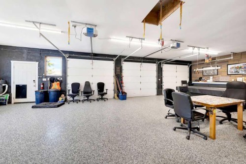 1206 1 Avenue, Wainwright, AB - Indoor Photo Showing Garage