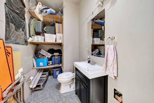 1206 1 Avenue, Wainwright, AB - Indoor Photo Showing Bathroom