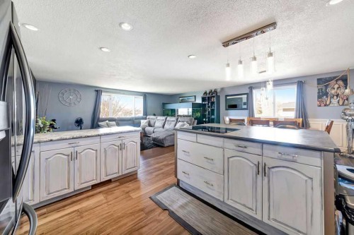 1206 1 Avenue, Wainwright, AB - Indoor Photo Showing Kitchen