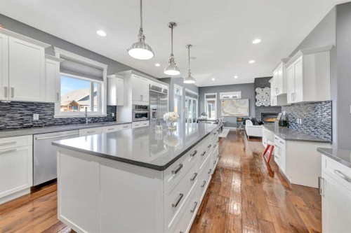 2010 56 Avenue, Lloydminster, AB - Indoor Photo Showing Kitchen With Upgraded Kitchen