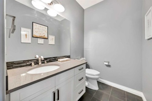 2010 56 Avenue, Lloydminster, AB - Indoor Photo Showing Bathroom