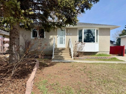 818 9 Avenue, Wainwright, AB - Outdoor